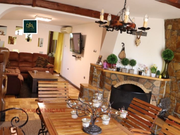 Слънчево имение за продажба в с.Владая! - 0