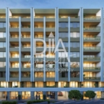 Тристаен апартамент в модерна и стилна сграда. - 0