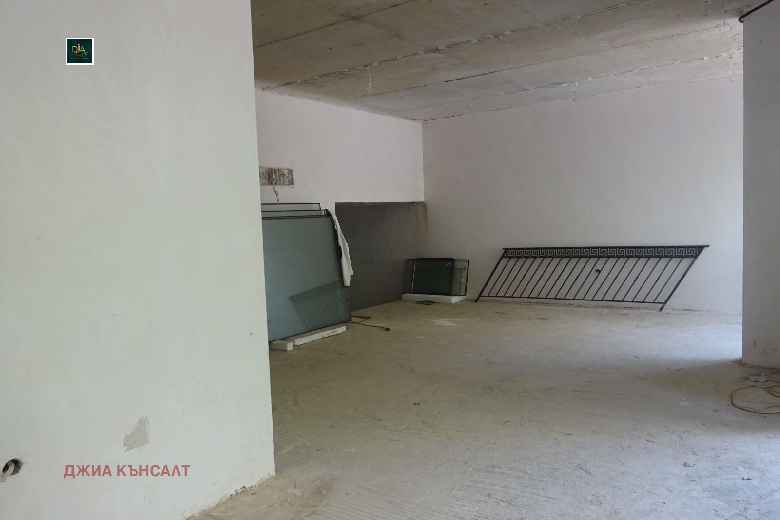 Магазин за продажба в кв. РЕДУТА - 0