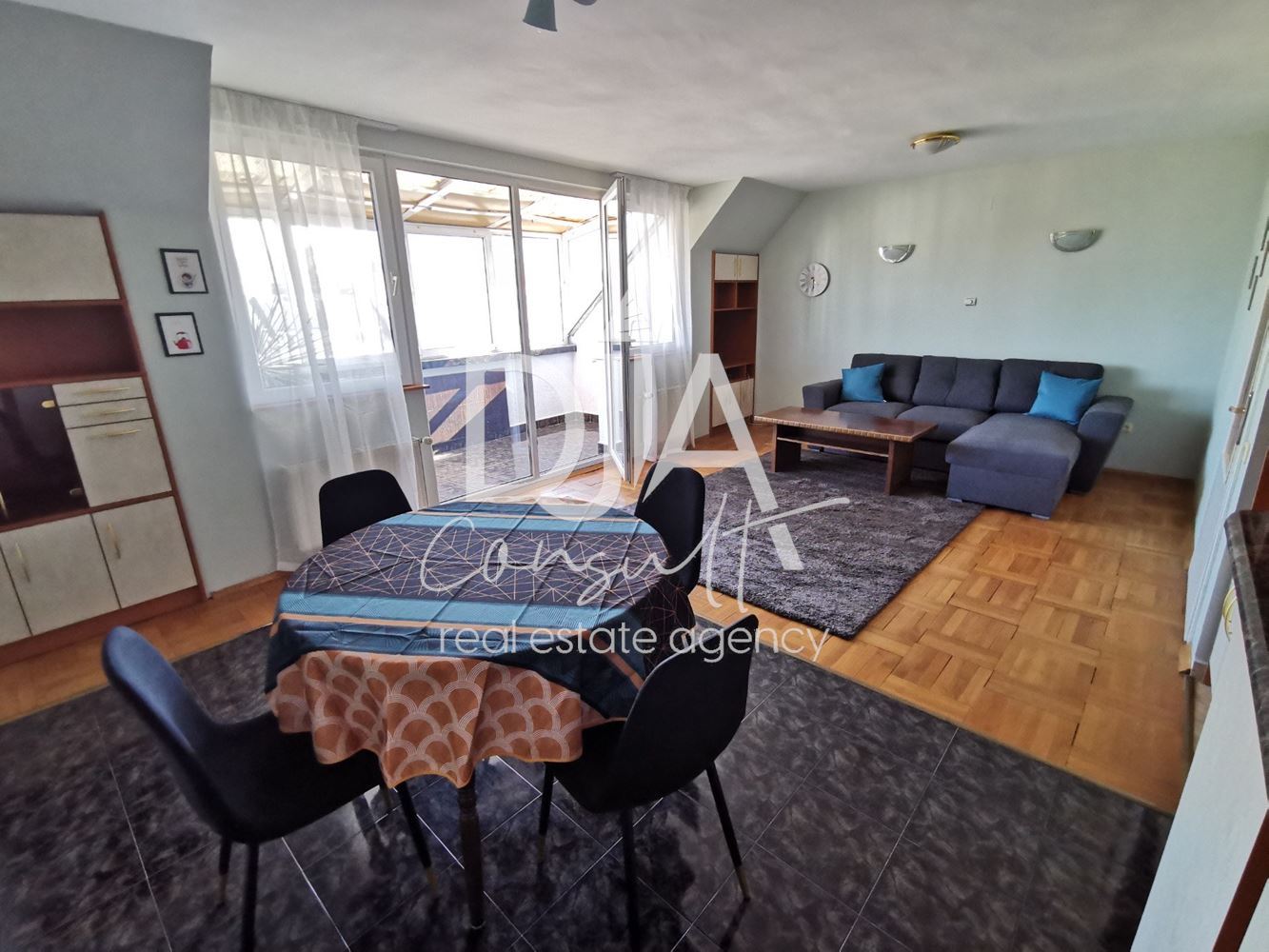 2-стаен апартамент под наем в кв.Лагера - 0