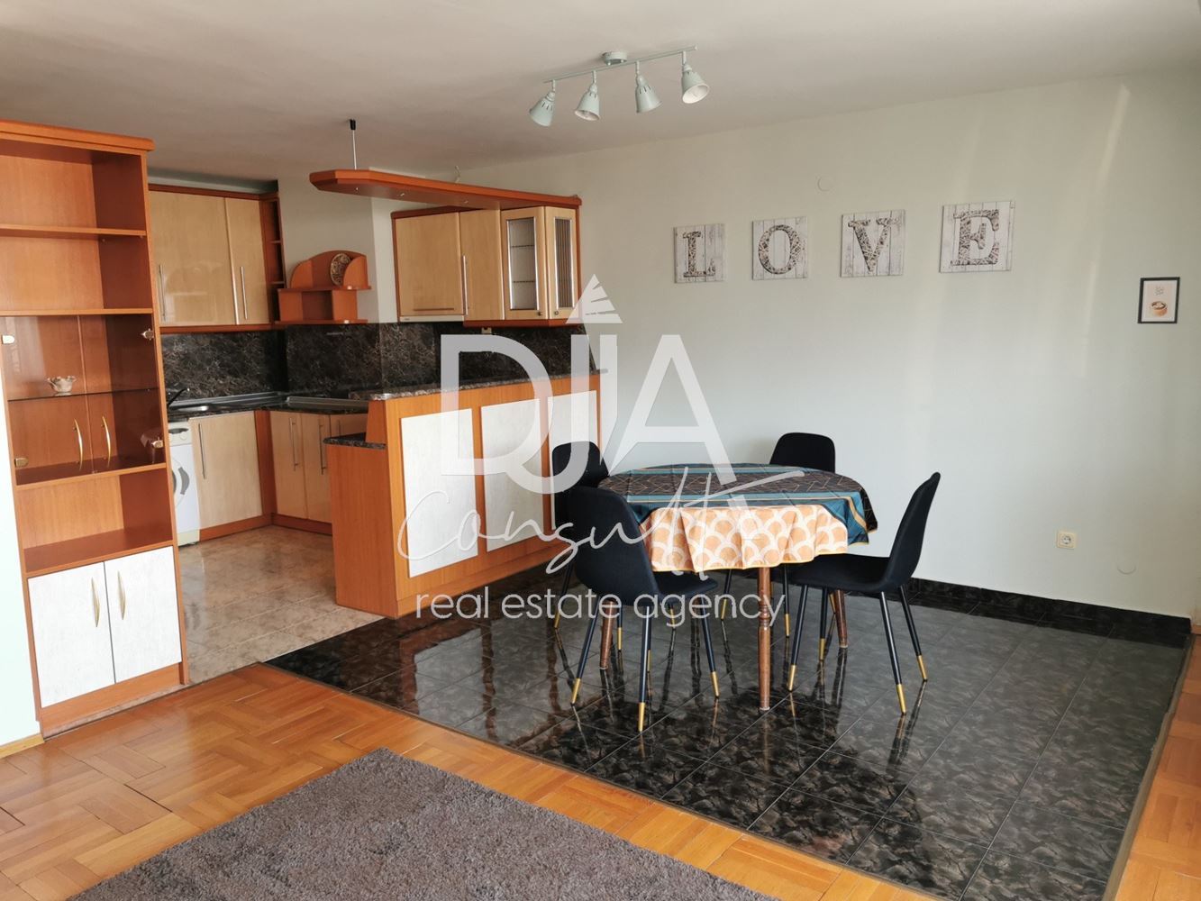 2-стаен апартамент под наем в кв.Лагера - 0