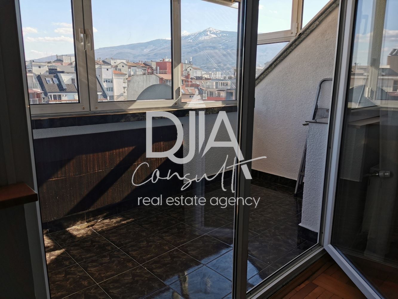 2-стаен апартамент под наем в кв.Лагера - 0