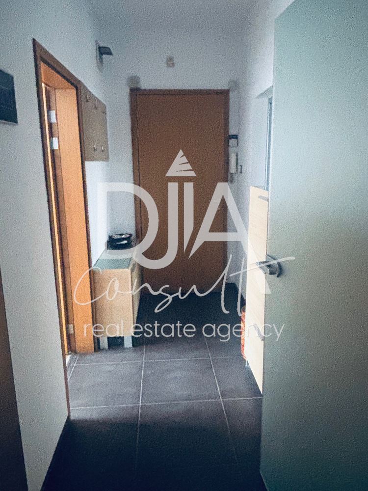 Тристаен апартамент под наем в Центъра - 0