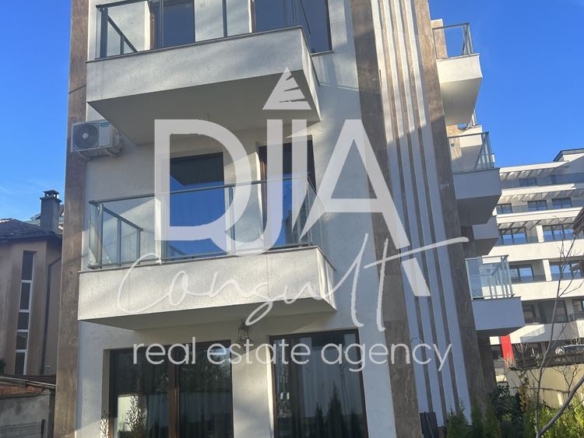 Тристаен апартамент в кв.Кръстова вада - 0