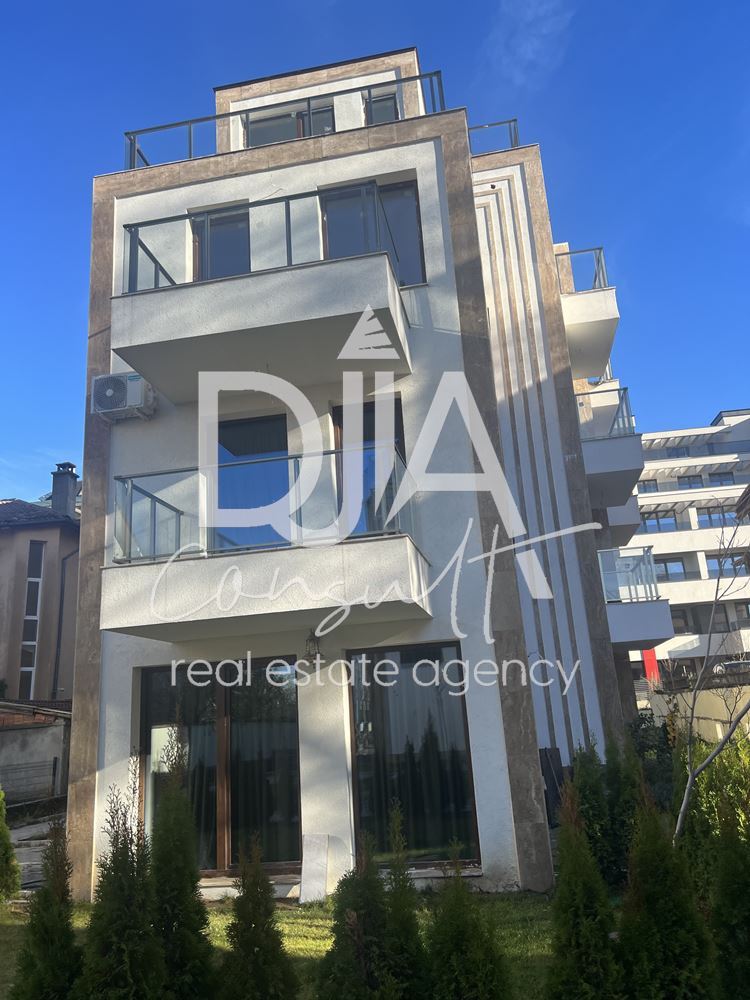 Тристаен апартамент в кв.Кръстова вада-0 Тристаен апартамент в кв.Кръстова вада - 0