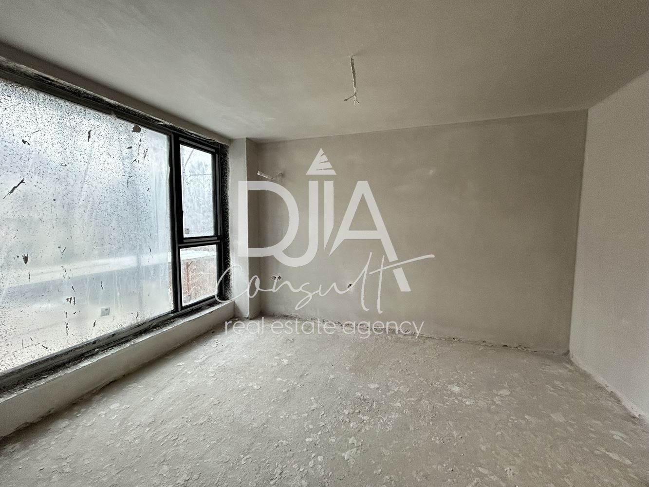 Редова къща със собствен двор, голям гараж и гледка към планина Витоша-0 Редова къща със собствен двор, голям гараж и гледка към планина Витоша - 0