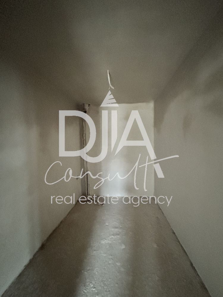 Редова къща със собствен двор, голям гараж и гледка към планина Витоша-0 Редова къща със собствен двор, голям гараж и гледка към планина Витоша - 0