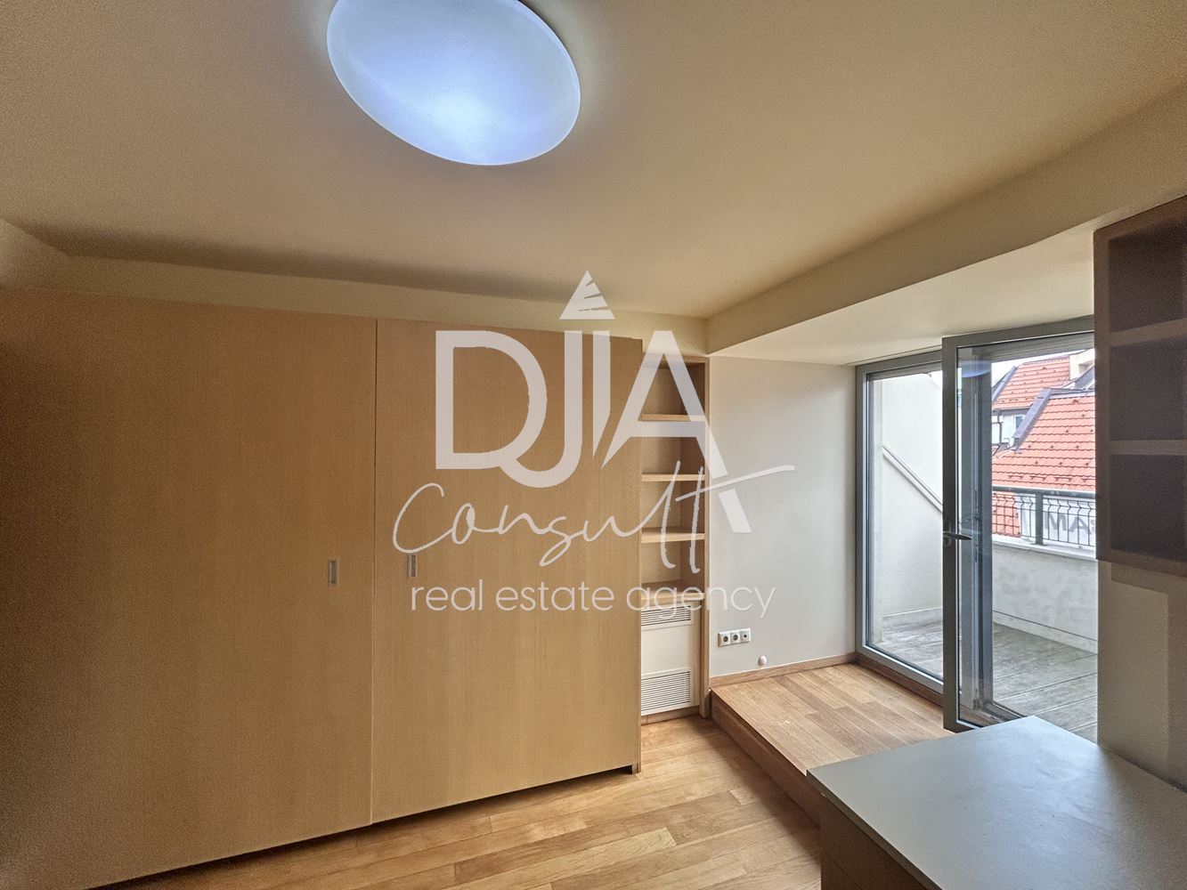 Изключително светъл мезонет на три нива, покривна тераса 360 градуса и гараж за продажба в кв. Манастирски ливади-0 Изключително светъл мезонет на три нива, покривна тераса 360 градуса и гараж за продажба в кв. Манастирски ливади - 0