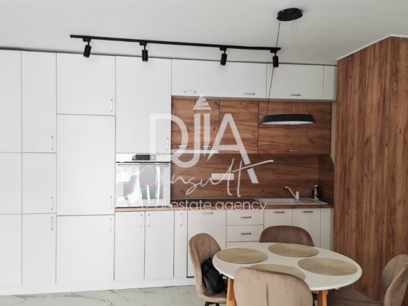 Луксозен 2-стаен апартамент с подземно паркомясто под наем в кв. Малинова долина - 0