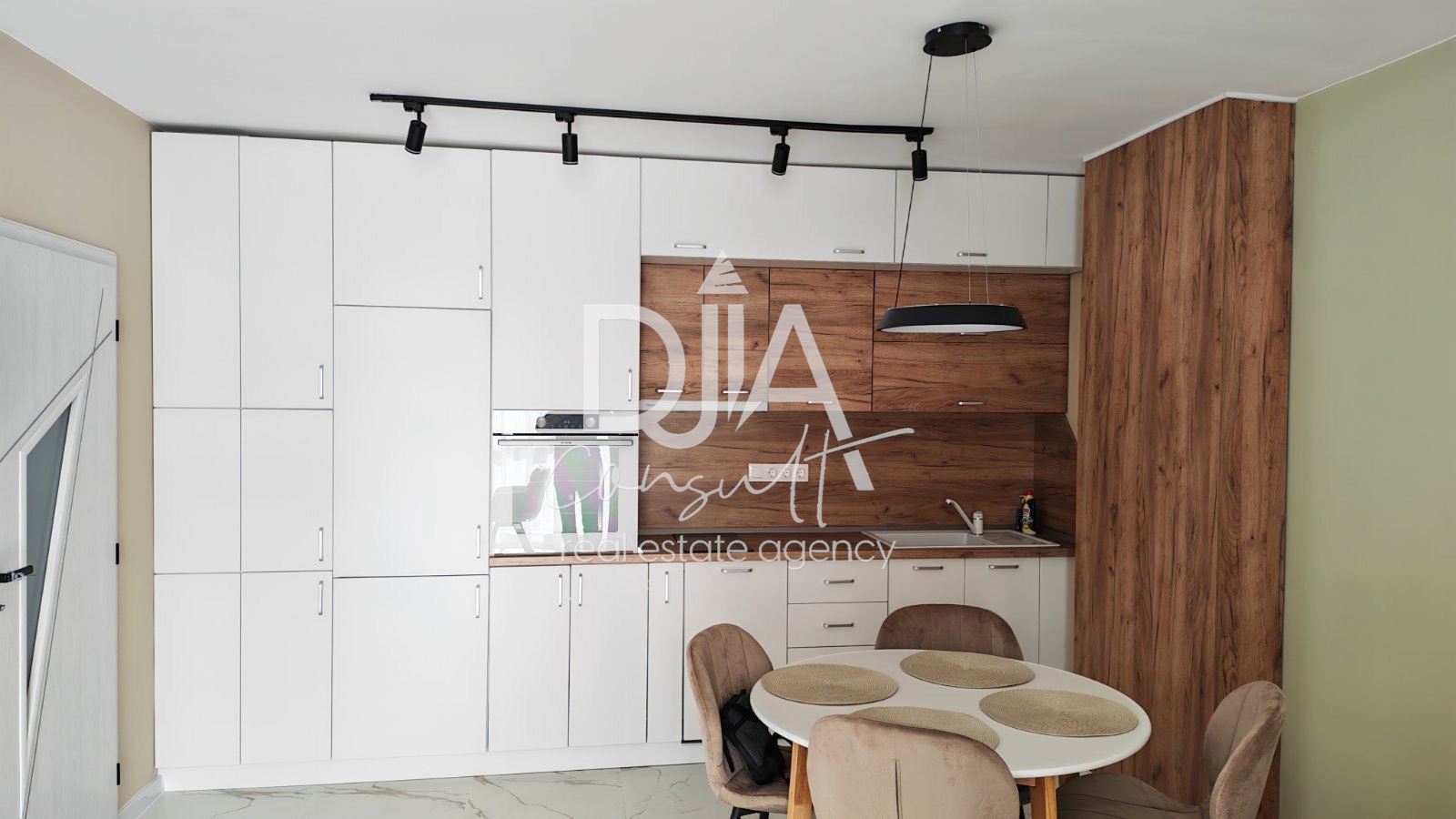 Луксозен 2-стаен апартамент с подземно паркомясто под наем в кв. Малинова долина-0 Луксозен 2-стаен апартамент с подземно паркомясто под наем в кв. Малинова долина - 0