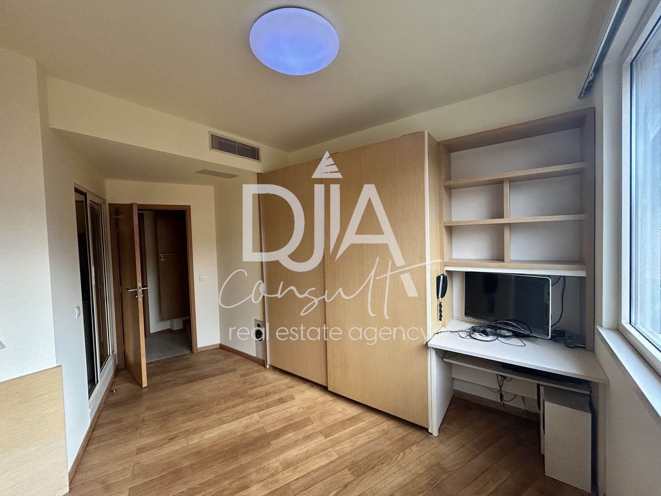 Изключително светъл мезонет на три нива, покривна тераса 360 градуса и гараж за продажба в кв. Манастирски ливади-0 Изключително светъл мезонет на три нива, покривна тераса 360 градуса и гараж за продажба в кв. Манастирски ливади - 0