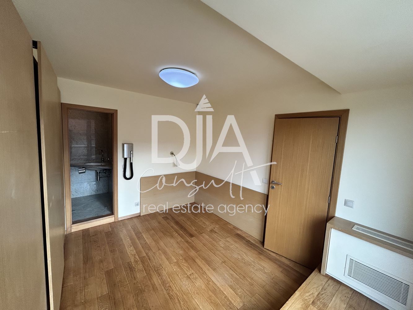 Изключително светъл мезонет на три нива, покривна тераса 360 градуса и гараж за продажба в кв. Манастирски ливади-0 Изключително светъл мезонет на три нива, покривна тераса 360 градуса и гараж за продажба в кв. Манастирски ливади - 0