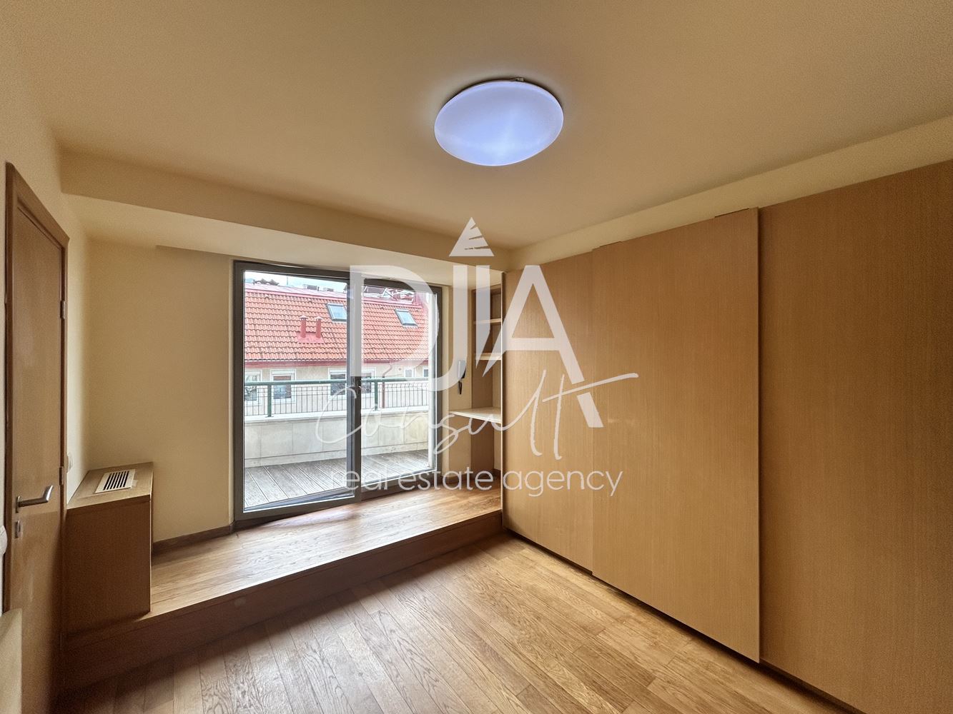 Изключително светъл мезонет на три нива, покривна тераса 360 градуса и гараж за продажба в кв. Манастирски ливади-0 Изключително светъл мезонет на три нива, покривна тераса 360 градуса и гараж за продажба в кв. Манастирски ливади - 0