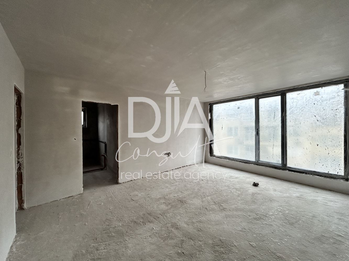 Редова къща със собствен двор, голям гараж и гледка към планина Витоша-0 Редова къща със собствен двор, голям гараж и гледка към планина Витоша - 0