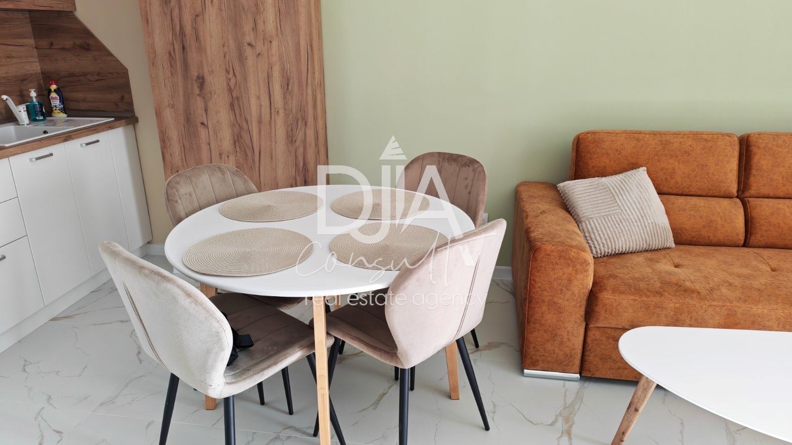 Луксозен 2-стаен апартамент с подземно паркомясто под наем в кв. Малинова долина-0 Луксозен 2-стаен апартамент с подземно паркомясто под наем в кв. Малинова долина - 0