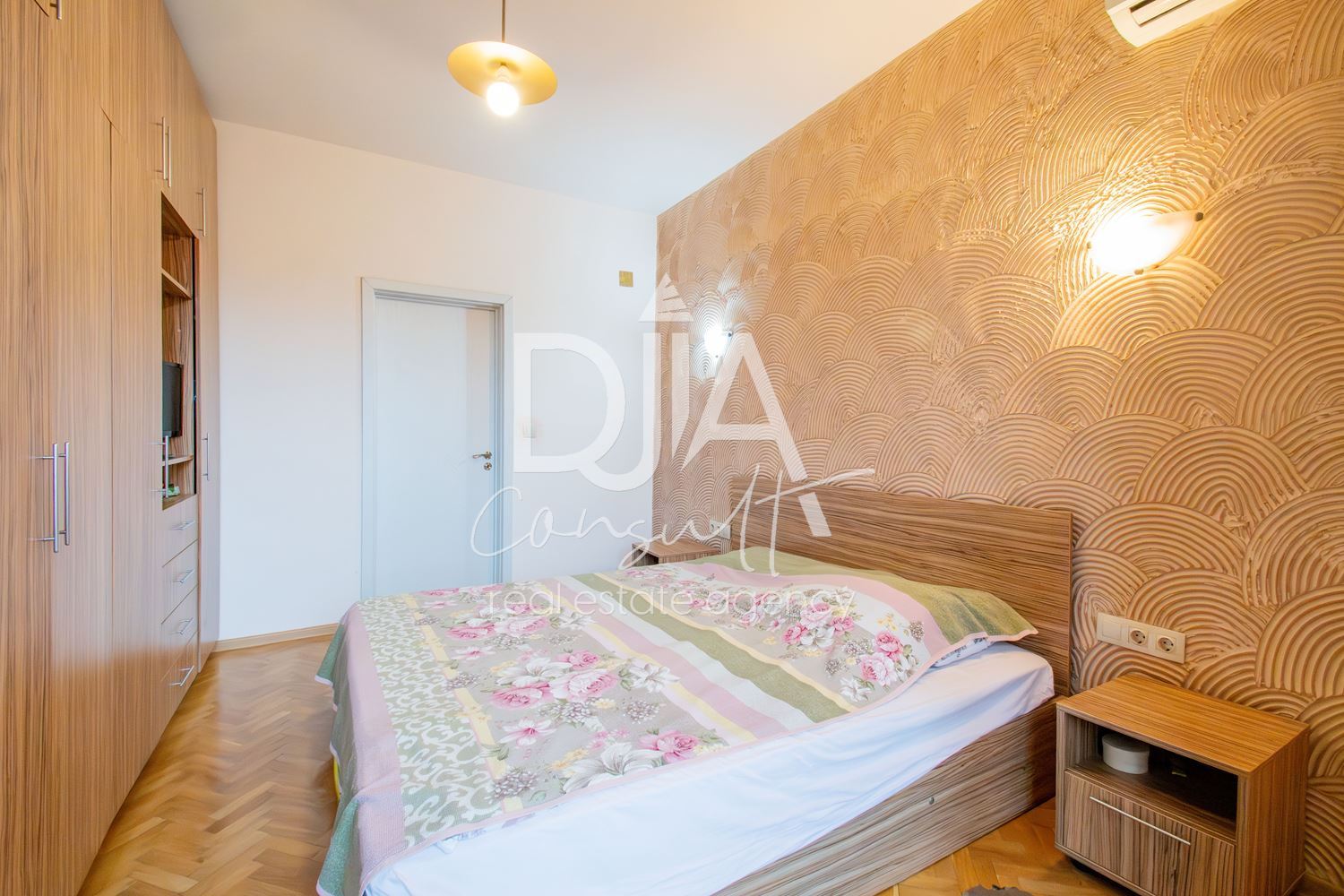 Апартамент в сърцето на район „Оборище“-0 Апартамент в сърцето на район „Оборище“ - 0