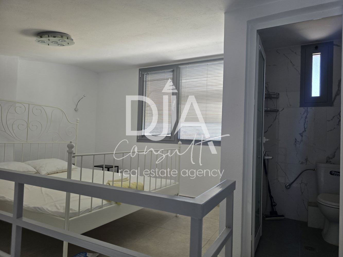 Мезонет на брега на морето в Гърция - 0