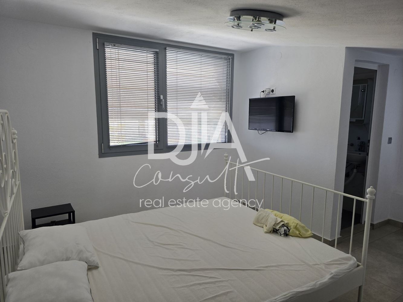 Мезонет на брега на морето в Гърция - 0