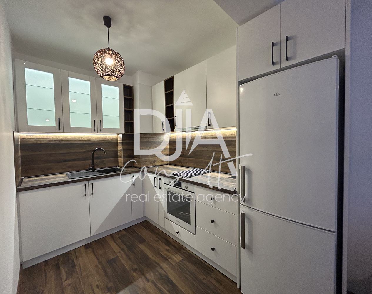 Нов двустаен апартамент под наем в ж.к. Връбница 2, до метростанция и Северен парк - 0