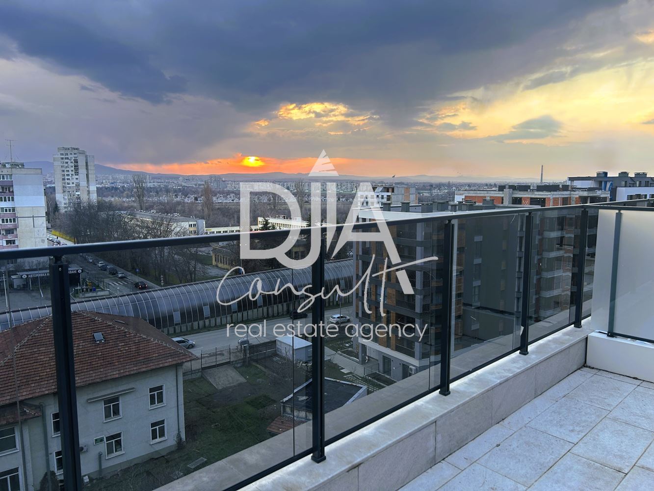 Нов двустаен апартамент под наем в ж.к. Връбница 2, до метростанция и Северен парк - 0