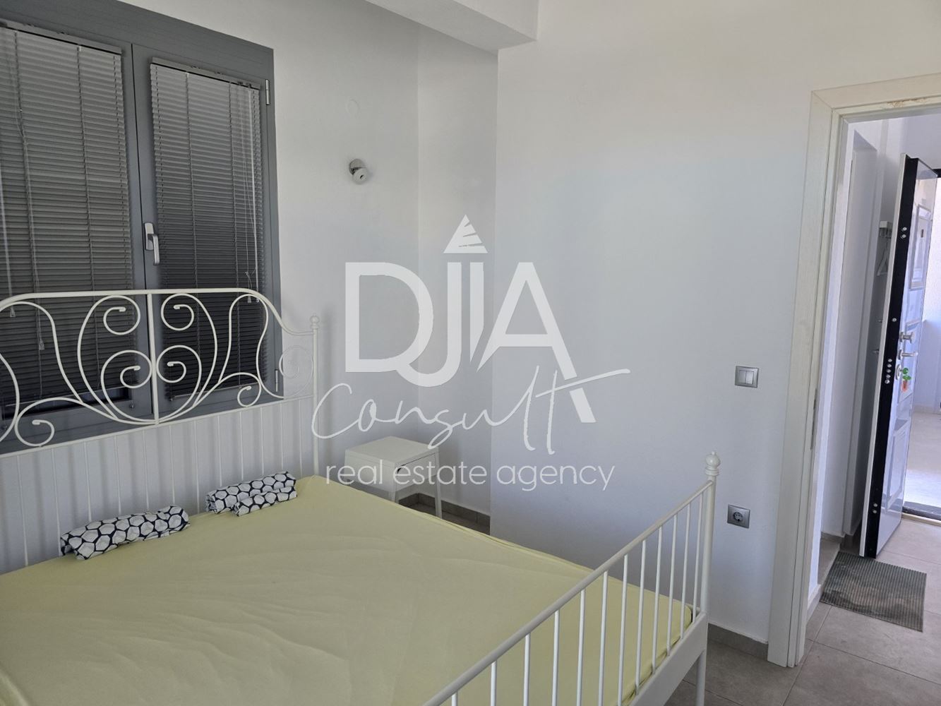 Мезонет на брега на морето в Гърция - 0