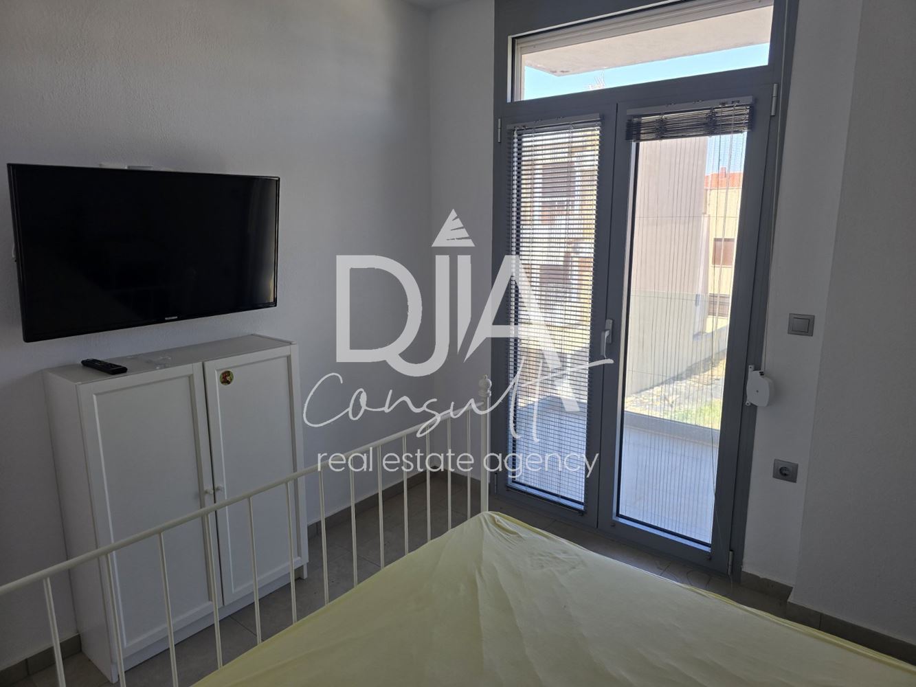 Мезонет на брега на морето в Гърция - 0