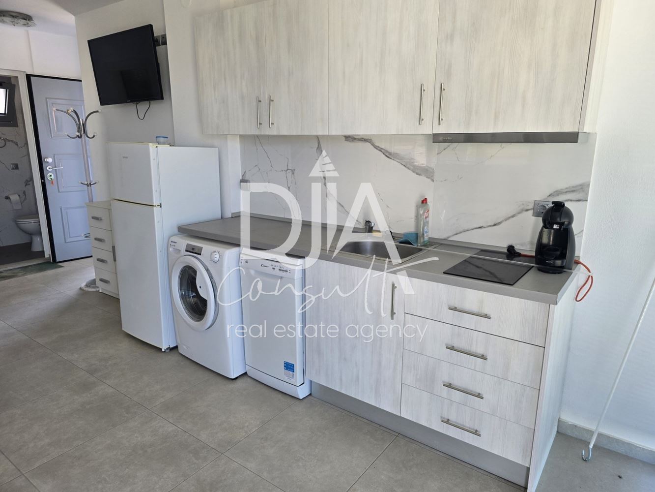 Мезонет на брега на морето в Гърция - 0