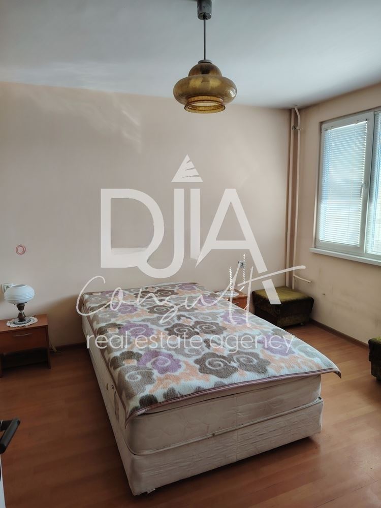Тристаен за продажба Хиподрума 320000 EUR - 0
