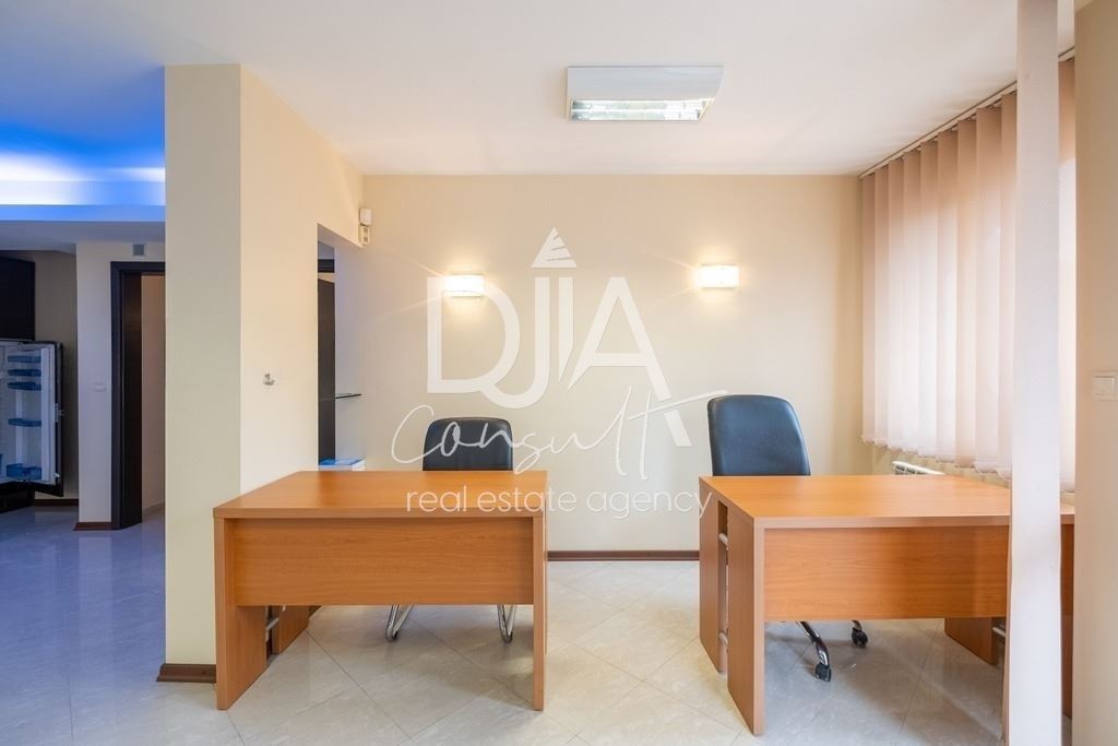 Тристаен апартамент 102 кв.м. на входа на южен парк в кв.Лозенец 369000 евро - 0