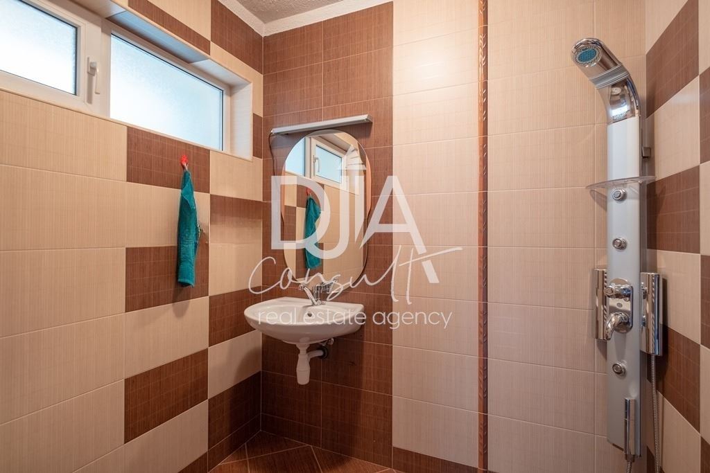 Тристаен апартамент 102 кв.м. на входа на южен парк в кв.Лозенец 369000 евро - 0