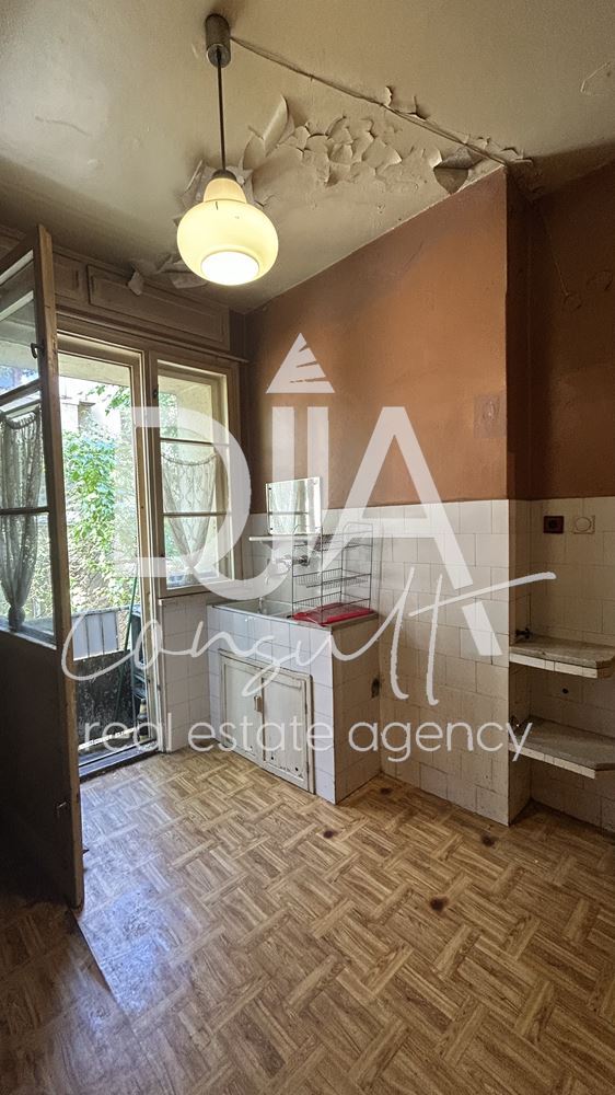 Тристаен апартамент за продажба в центъра - 0