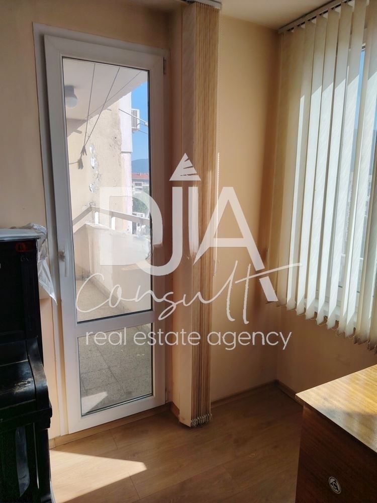 Тристаен за продажба Хиподрума 320000 EUR - 0