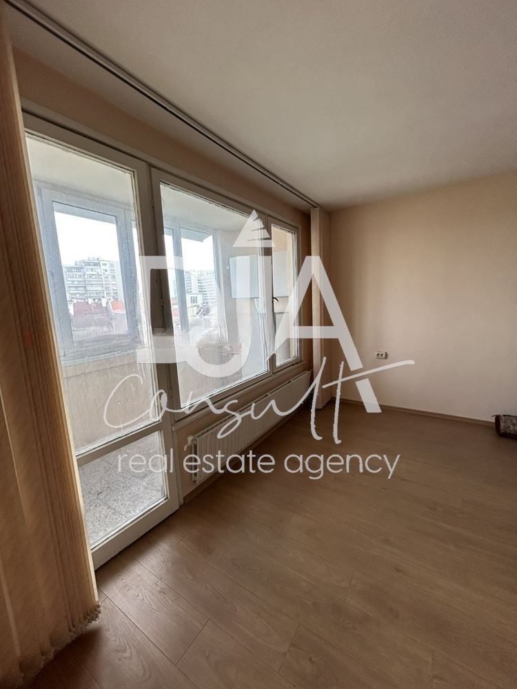 Тристаен за продажба Хиподрума 320000 EUR - 0